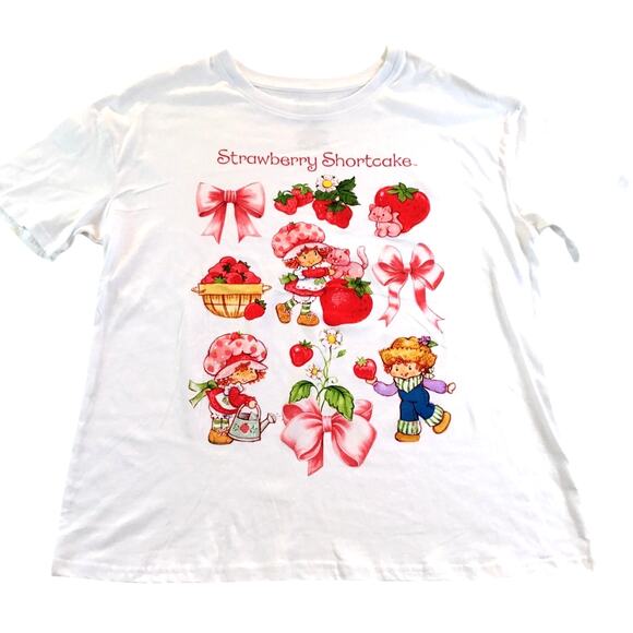 Strawberry Shortcake M Top NWT Berries Baskets Bows Kittens - Picture 1 of 4